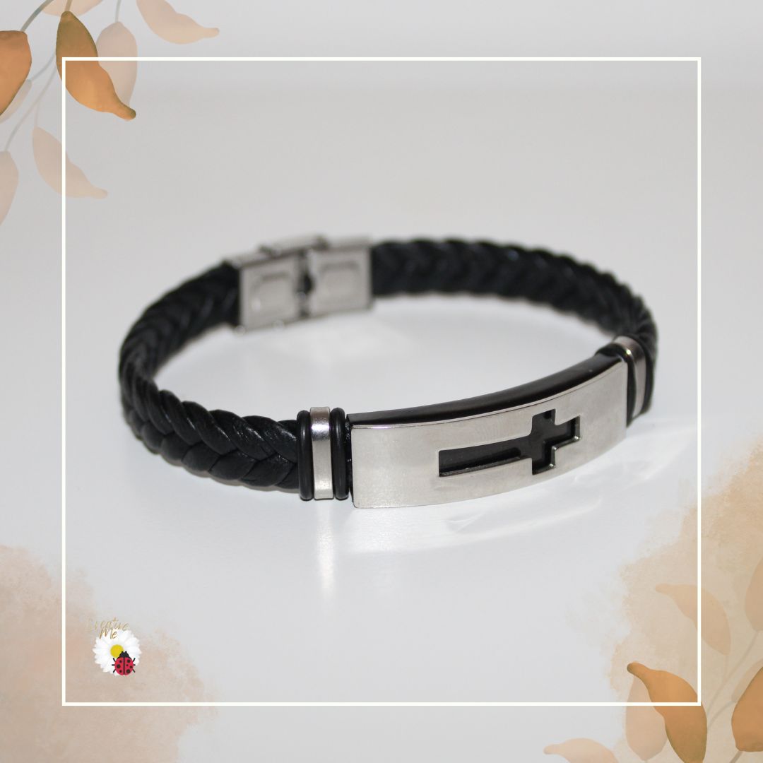 Pulseira Preta Entrançada com Cruz em Aço