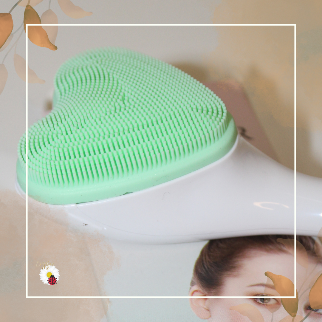 Escova Facial em Silicone – Formato Coração