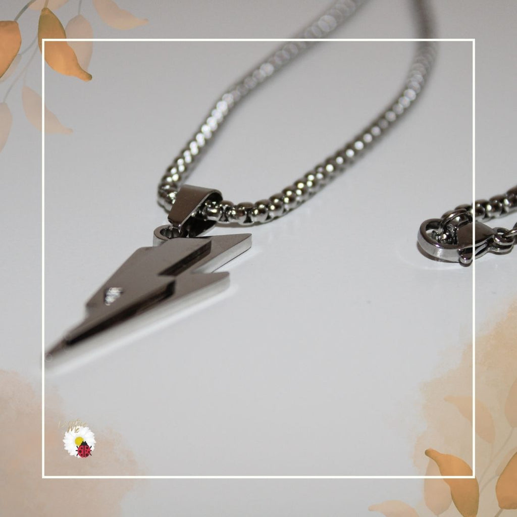 Colar Masculino em Aço com Pingente Raio em Relevo