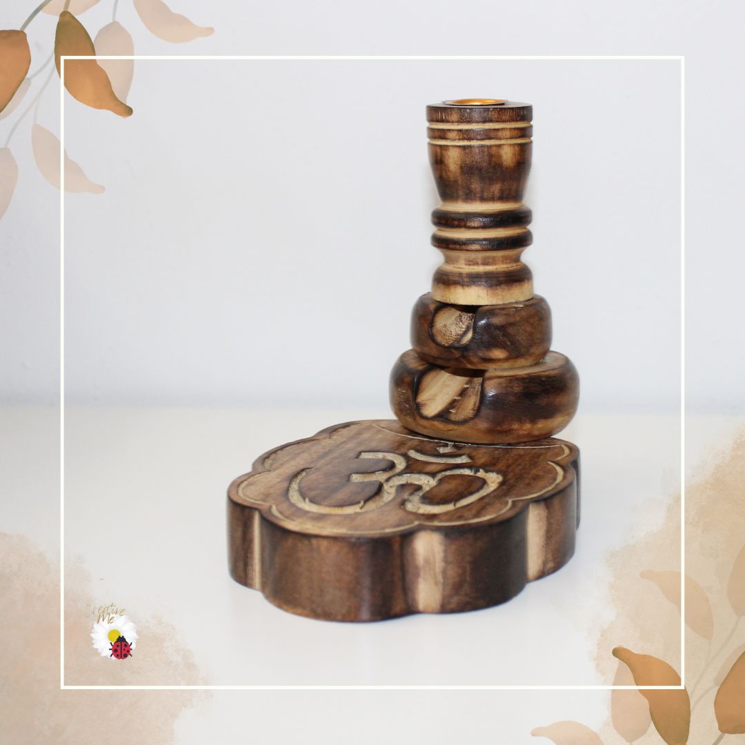 Suporte em Madeira com o símbolo OM para Incensos em Cone
