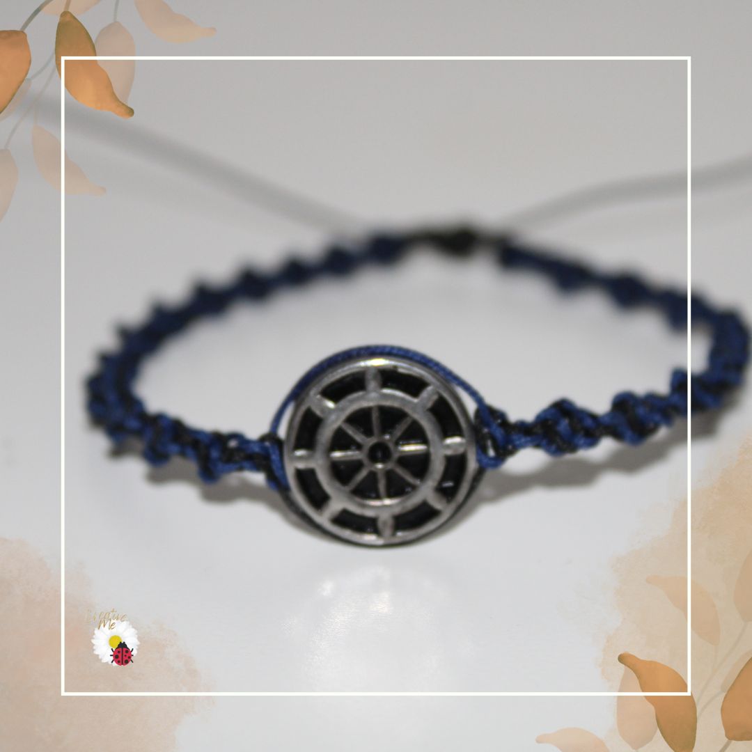 Pulseira em Fio Preto e Azul com Caravela