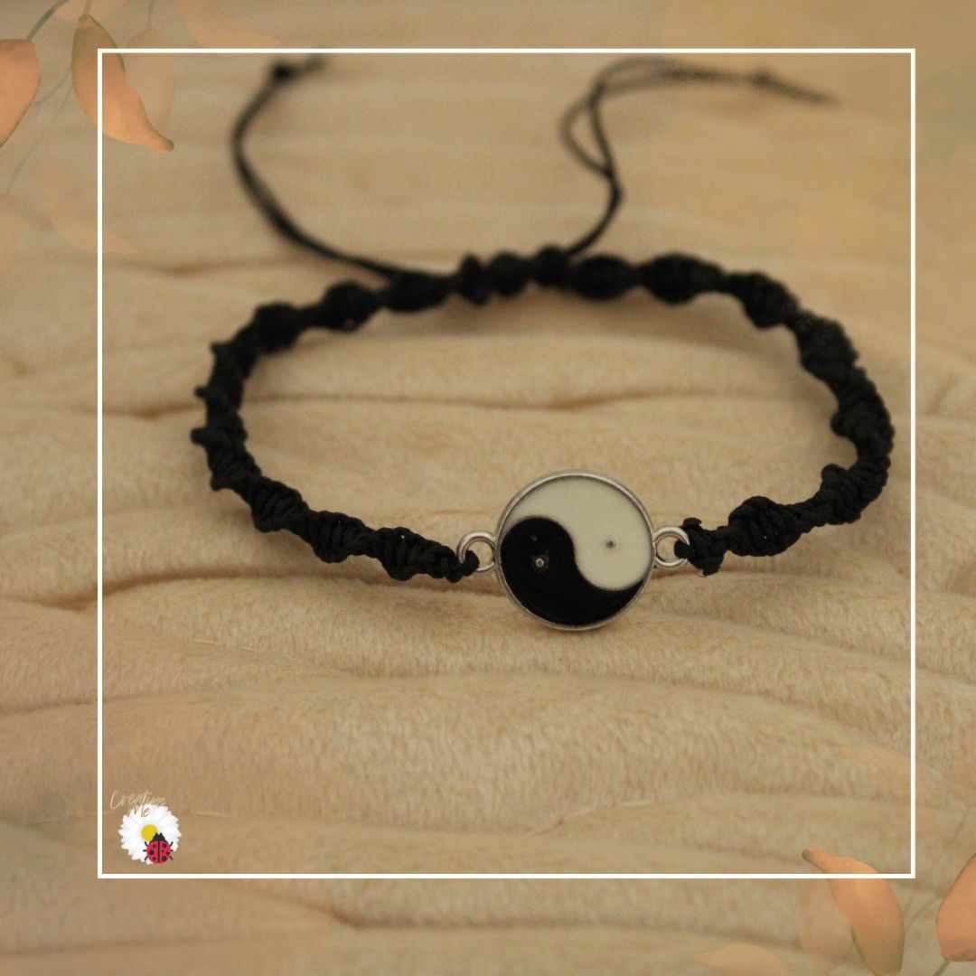 ⚖️ Linha Him & Her - Pulseira Yin Yang + Lipgloss